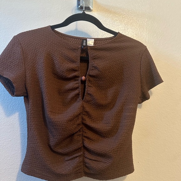 H&M Chocolate Buttoned Crop Top - Picture 3 of 4